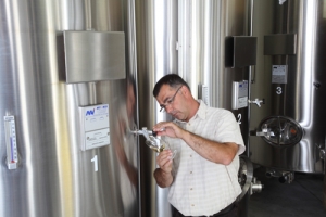 Champagne FALLET Jean-Luc et Alexandra - Prélévement d'echantillon